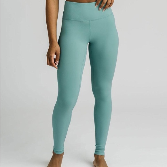 Seaglass Unity Hi-Rise Leggings 28” size 6-8 - Picture 4 of 10